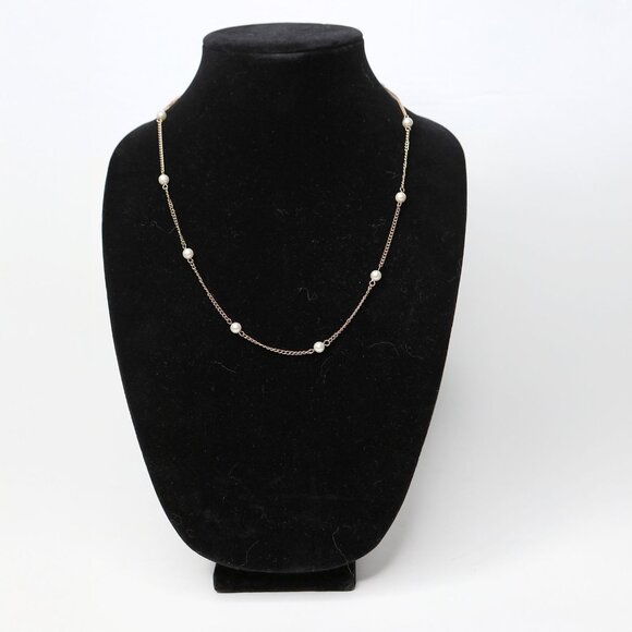 Faux Pearl & Gold Tone Chain Delicate Necklace Classic Old Money Pearls - Picture 2 of 7